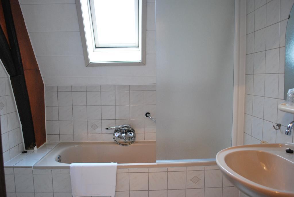 Atlas Village Brielle Room photo