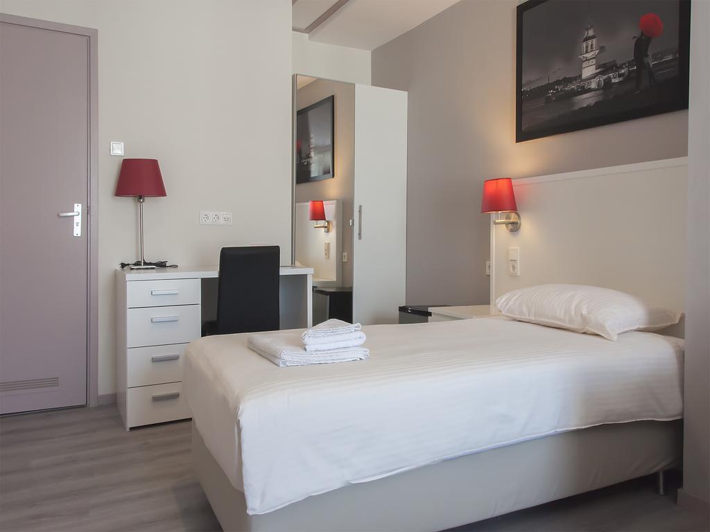Atlas Village Brielle Room photo